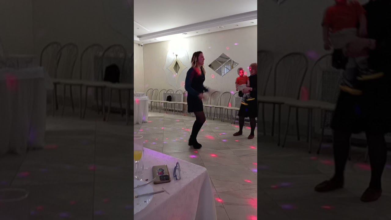 красиво танцует смотреть онлайн