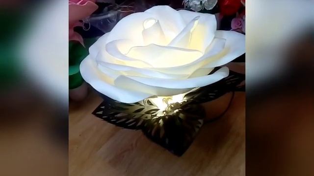 Светильник Роза белая в чёрном смотреть онлайн