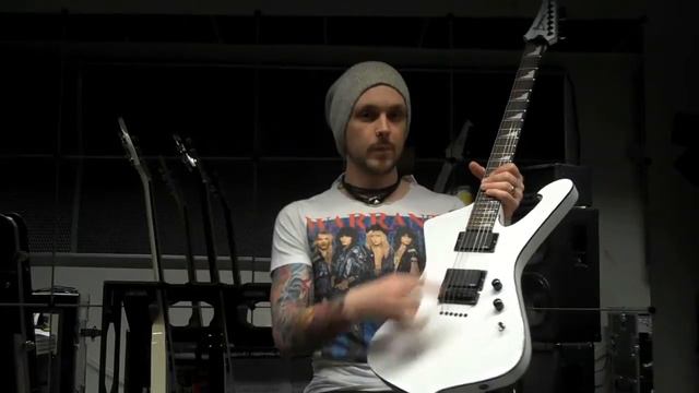 Marcus from ENGEL vs. Ibanez Iceman смотреть онлайн