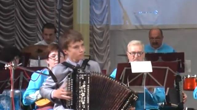 Фомин Павел гармонь Весёлый месяц май.wmv смотреть онлайн