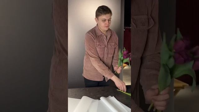 Простая и интересная упаковка тюльпанов❤️ смотреть онлайн