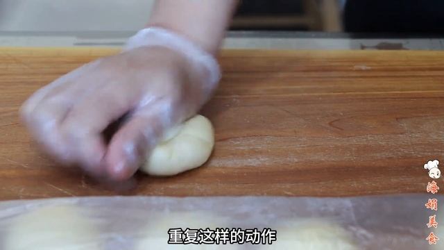 快过年了，做点孩子们爱吃的甜甜圈，个个像面包一样绵柔不油腻 смотреть онлайн