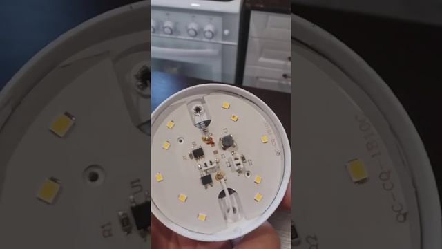 простой ремонт светодиодной лампы GX53 смотреть онлайн