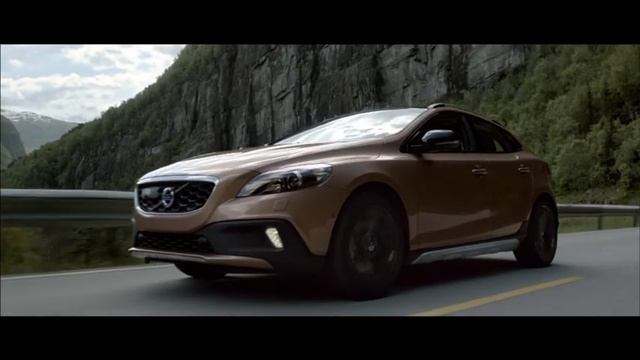 Volvo V40 Cross Country смотреть онлайн