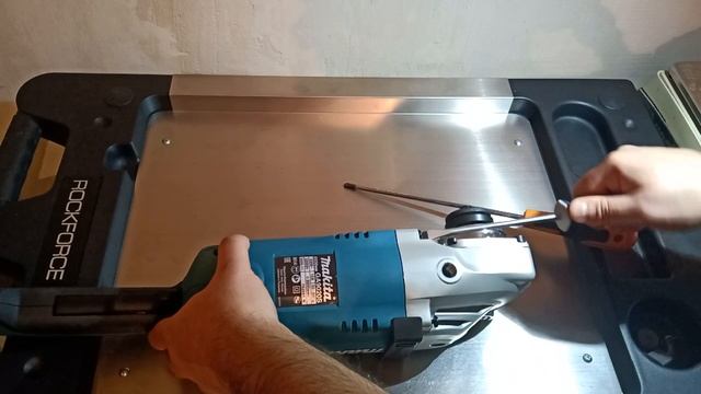 Makita GA9020 Makita GA9050 Makita 9069 -как на УШМ 230 мм повернуть редуктор в домашних условиях. смотреть онлайн