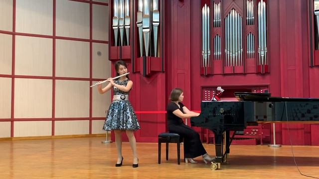 Kumarova Rakhilya А.Вusser - prelude et scherzo for flute and piano смотреть онлайн