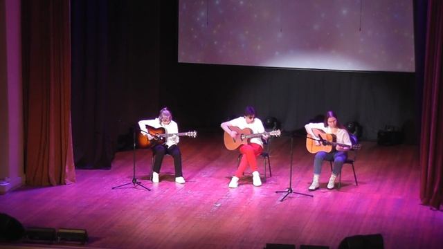 Обучение игре на гитаре в Дмитрове - Выхода нет - ученики Виктора Русинова - фингерстайл смотреть онлайн