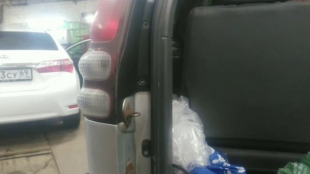 снятие задних фонарей Toyota Land Cruiser Prado 120, замена ламп #тойотапрадо120 смотреть онлайн