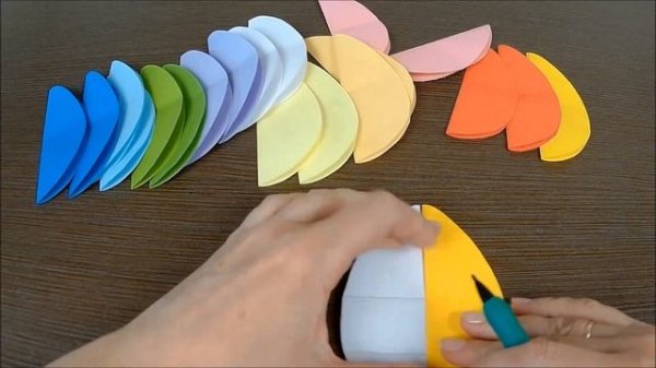 Easter bulk paper egg. 3D paper egg. Пасхальное яйцо из цветной бумаги. 3D紙の卵. 3D紙蛋