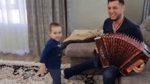 Сын Фирдуса Тямаева рвёт танцпол