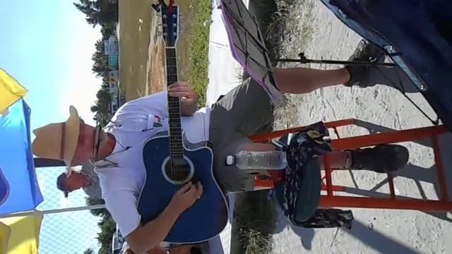 john bland singing at funky market . chelem смотреть онлайн