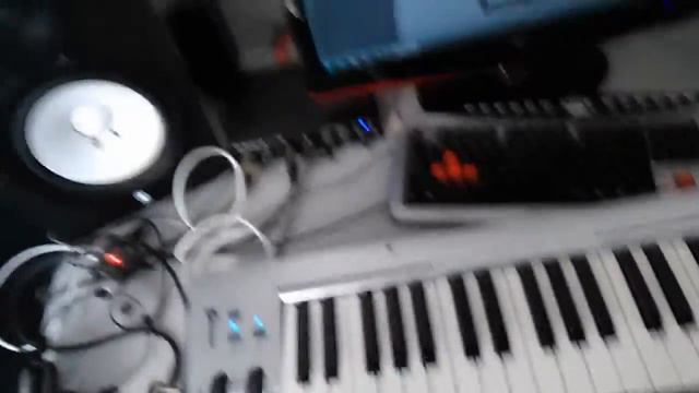 M-AUDIO KeyStudio 49 - Abrindo a caixa e testando смотреть онлайн