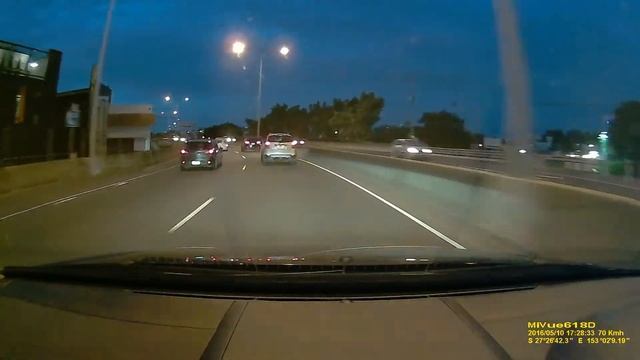 Mio Mivue 618 Dashcam night test 2 смотреть онлайн