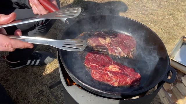 СТЕЙКИ из ЛОСЯТИНЫ / 2 ВАРИАНТА ПРИГОТОВЛЕНИЯ: КАКОЙ ЛУЧШЕ? смотреть онлайн