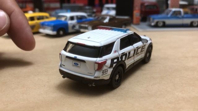 New Greenlight | '86 GMC Sierra | Gulf Ford Club Wagon | Ford Police Interceptor Utility #Diecast смотреть онлайн