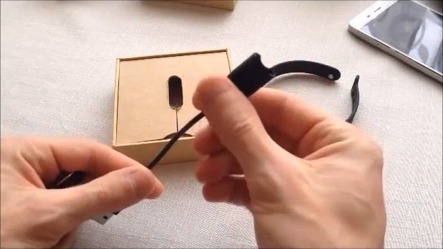 Xiaomi Mi Band 2. Кратко о функциях и отличии от Xiaomi Mi Band 1 смотреть онлайн
