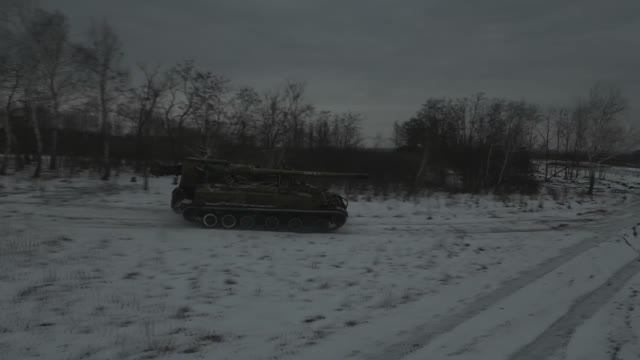 Боевая работа расчета 152-мм самоходной пушки 2С5 «Гиацинт-С» смотреть онлайн