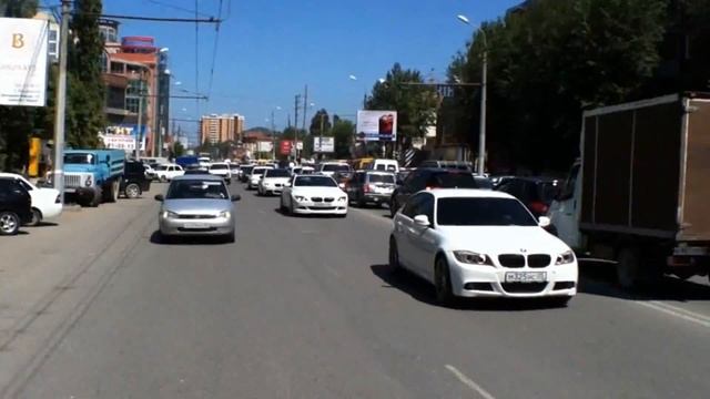 BMW 650i + BMW M3 E92 + BMW 335i F30 Drive in the City Acceleration Sound Kickdown смотреть онлайн