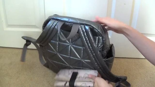 TWELVElittle Companion Backpack: Review and What's in My Bag смотреть онлайн