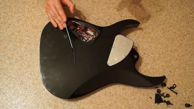 Разбор гитары Ibanez Gio GRGR121EXBKN смотреть онлайн