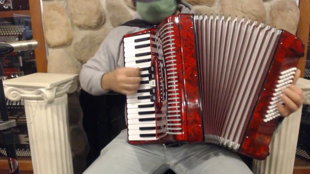 HOHN1305RED - Red Hohner Hohnica 1305-RED Piano Accordion LMM 34 72 $799 смотреть онлайн