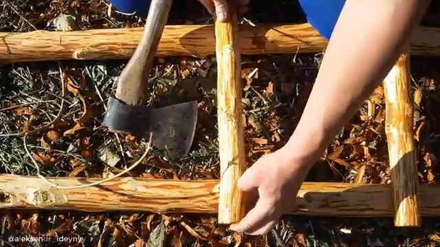 Как сделать простую обычную переносную приставную садовую деревянную лестницу из бревен и брусков смотреть онлайн