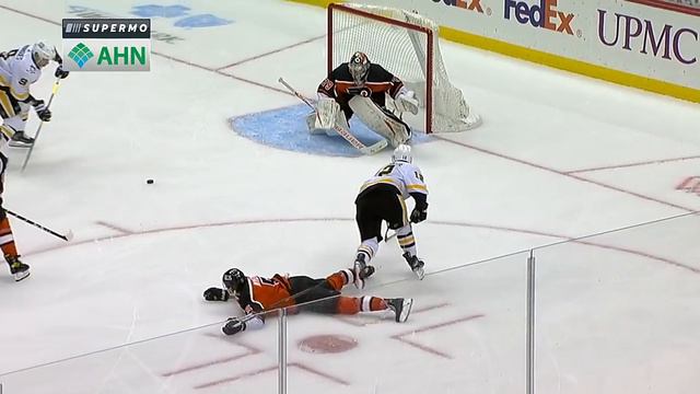 Carter Hart Flashes Blocker To Rob Evan Rodrigues On The Doorstep смотреть онлайн