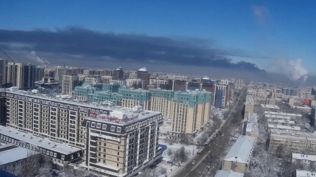 Эпическая картина: возгорание, пожар, уход дыма с ветром. Алматы. 17.02.2024 - 1 Minute Story NS смотреть онлайн