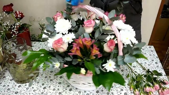 ?Композиция в корзинке? из живых цветов своими руками смотреть онлайн