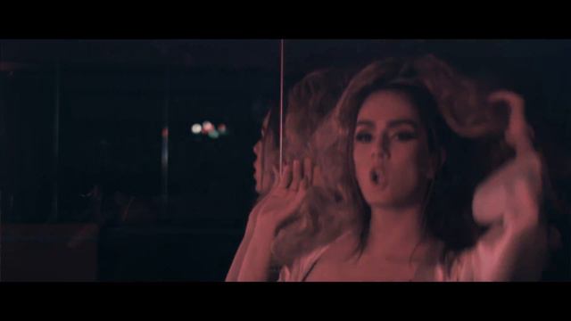 ROMINA DE MOLINA - ATRAPADOS (Video Oficial) смотреть онлайн