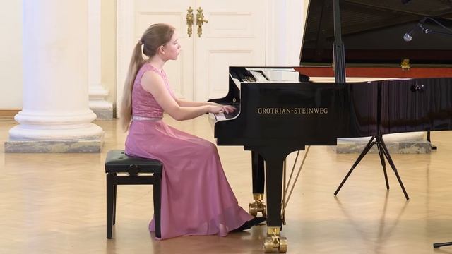 Екатерина Мажара, 16 лет, педагог Письмак И. А. Санкт-Петербургский городской Дворец творчества юны смотреть онлайн