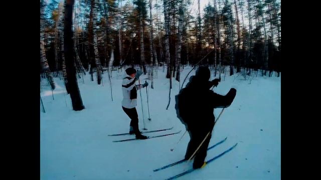 На лыжах в центре Челябинска On ski in the city center of Chelyabinsk (Russia) смотреть онлайн