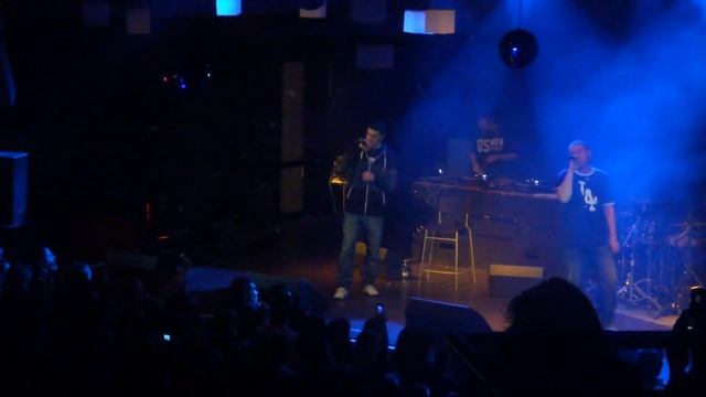 Триада - Твои ресницы (клуб Космонавт).avi смотреть онлайн