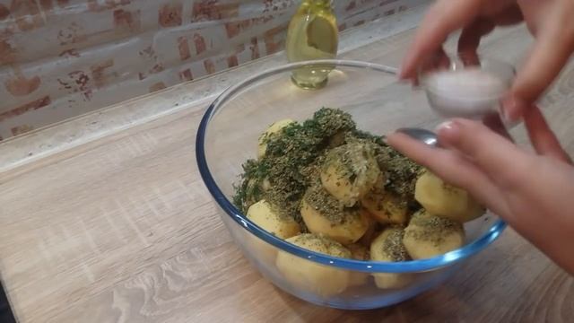 ВКУСНАЯ КАРТОШКА рецепт НА УЖИН и ПРАЗДНИК| Как Приготовить Картошку В ДУХОВКЕ |Baked Potato Recipe смотреть онлайн