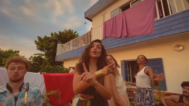 LADANIVA - Pourquoi t'as fait ça? смотреть онлайн