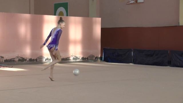 Петроченко Марина (мяч) 03.10.2015 Художественная гимнастика. Чемпионат Черниговской области смотреть онлайн