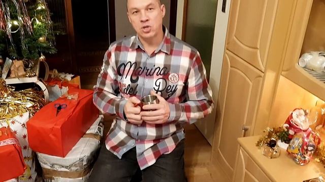 ЗАВАЛИЛИ ПОДАРКАМИ НА НОВЫЙ ГОД, РАСПАКОВКА ПОДАРКОВ. смотреть онлайн