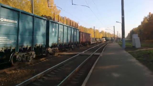 БКГ1-008 с грузовым поездом. смотреть онлайн