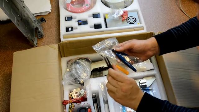 Распаковка 3D Принтера ZoneStar P802QS смотреть онлайн