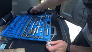 Pajero IV замена крепления солнцезащитного козырька (без нужных инструментов)