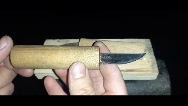 Необычный нож. Резьба по дереву. смотреть онлайн
