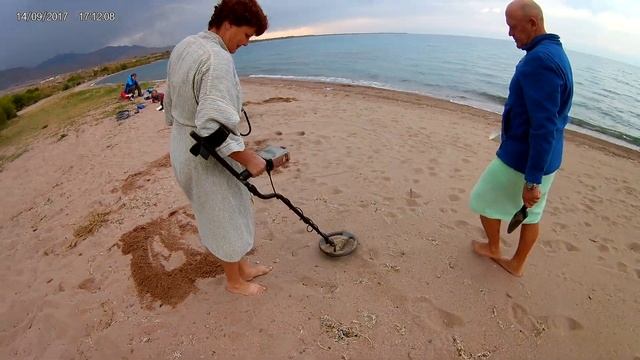 Поиск на пляже. смотреть онлайн