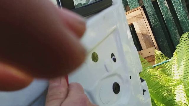 Разбераем заднюю дверь и как достать стекло ДАЧИЯ САНДЕРО(DACIA SANDERO)2017г.в.легко и просто. смотреть онлайн