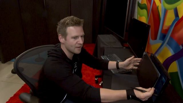 WORLD'S SMALLEST PHOTOSHOP DRAWING?? - Teeny Weeny Digital Art Challenge... смотреть онлайн