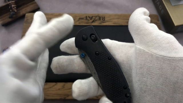 Роскошный Benchmade Griptilian Gold Class - Вот вам и перламутровые пуговицы! | Обзор от Rezat.ru
