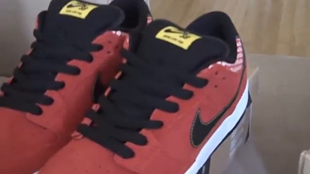 Nike Dunk SB Premium Firecracker Pack Hyperstrike + Quickstrike смотреть онлайн