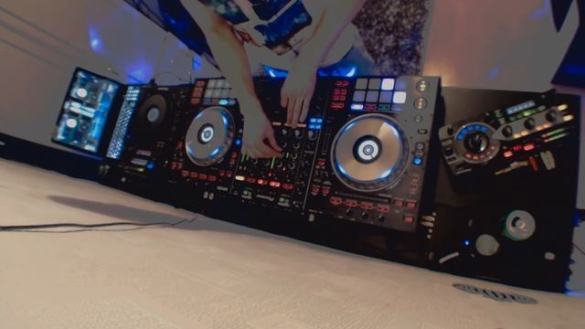Pioneer DJ PaulVanB SET смотреть онлайн