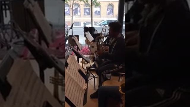 Warren Wolf “Give The Drummer Some” смотреть онлайн