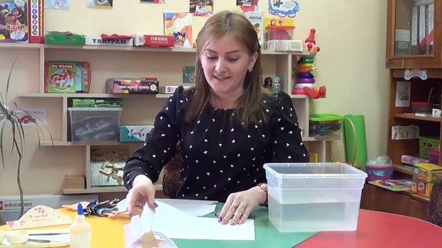Видеоинструкция по проведению игры "Свойства бумаги" смотреть онлайн
