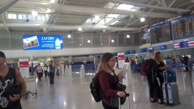 Греция. Сезон отпусков начался. Аэропорт города Афины. смотреть онлайн